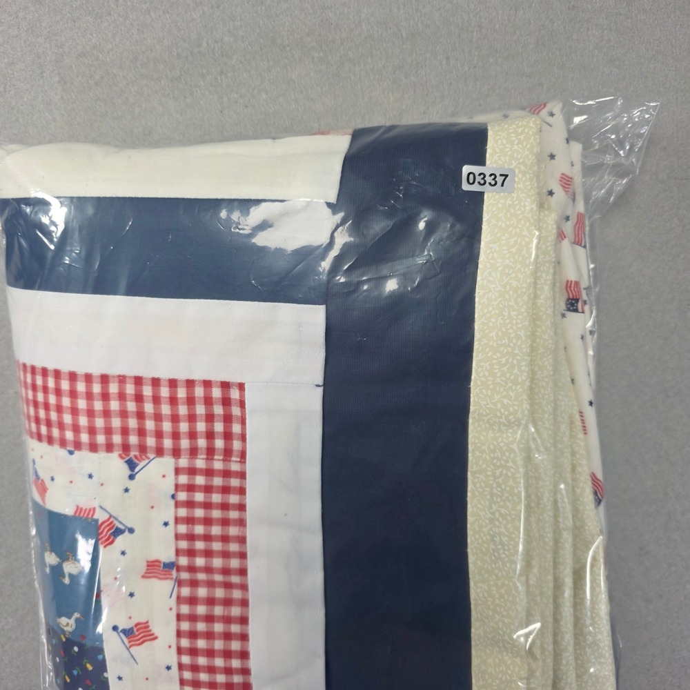 Handmade Americana Log Cabin Patchwork Quilt Red White Blue Patriotic 38x49 - Picture 6 of 6